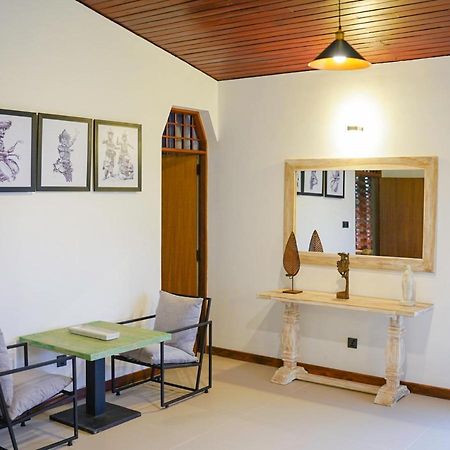 Hotel Chariot Square Kandy Esterno foto