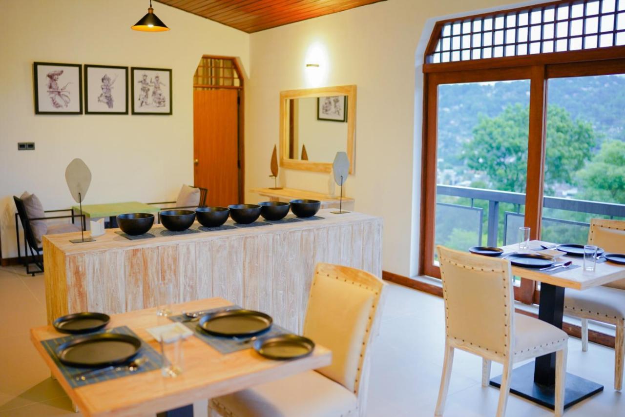 Hotel Chariot Square Kandy Esterno foto